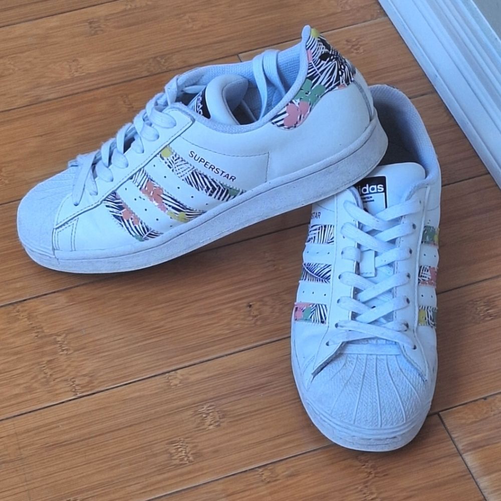 Adidas Superstar J Festival Pack White Multi Floral Leather Shell Toe Sz 7 Women